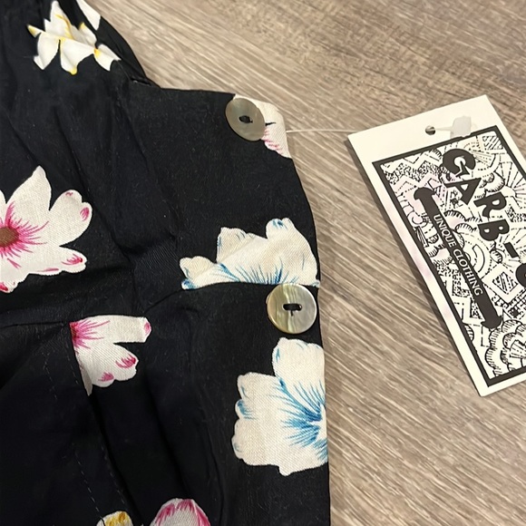 NEW TRUE VINTAGE 90's DEADSTOCK KIDS Floral Printed Fabric Black Overalls - Picture 3 of 3